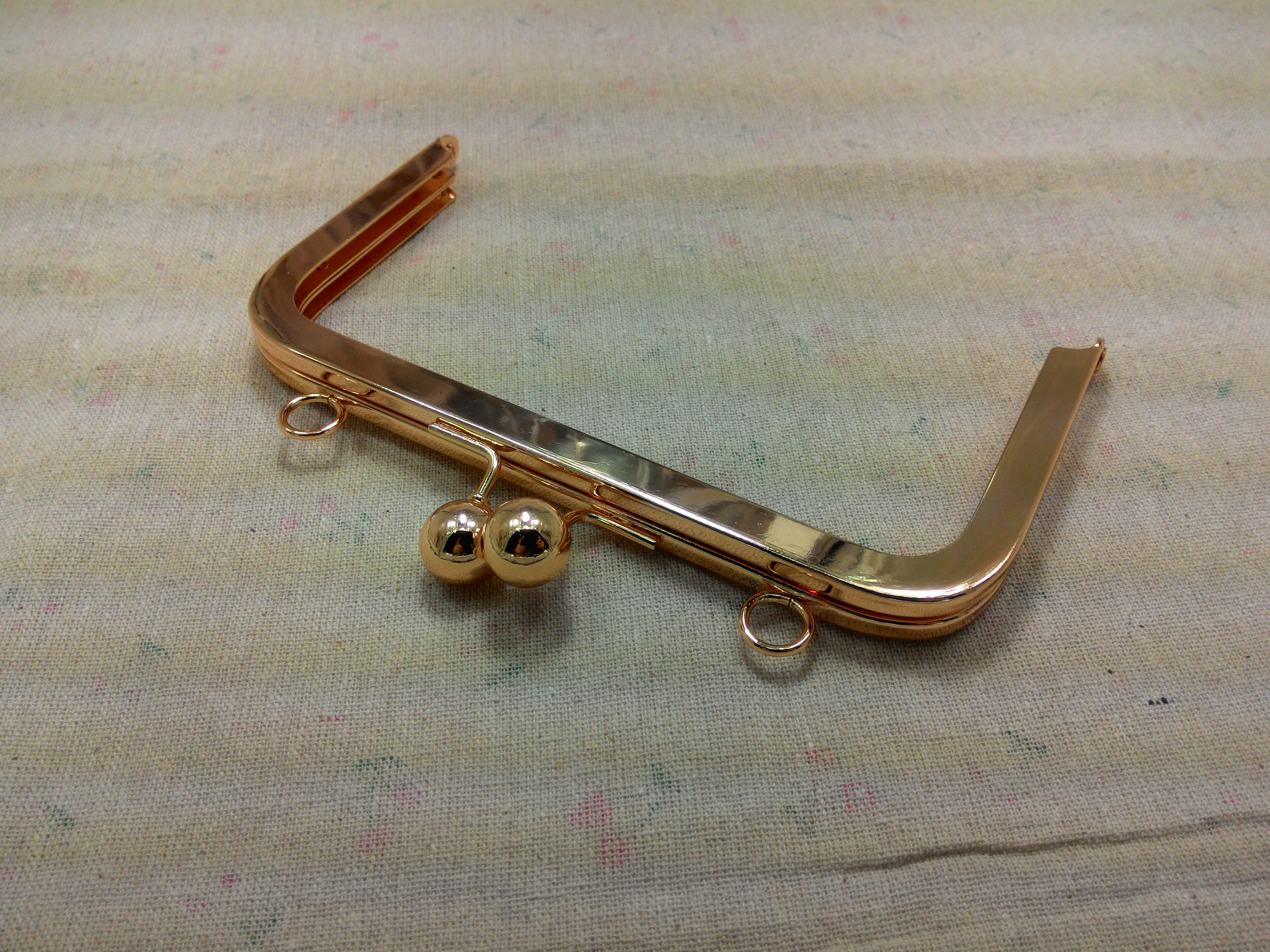 ปากกระเป๋าปิ๊กแป๊กเรียบ6นิ้ว ทอง