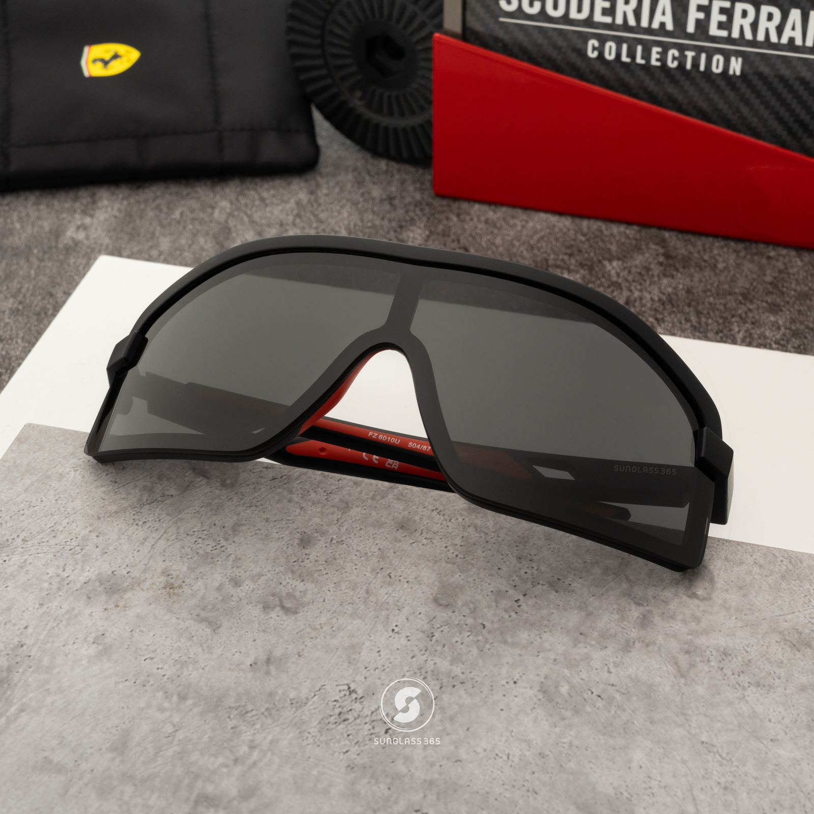 แว่นกันแดด Scuderia Ferrari FZ6010U 504/87