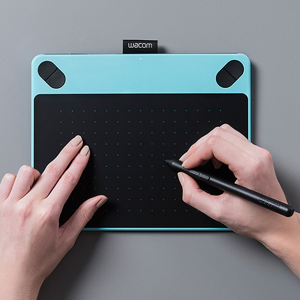 Intuos Art Small Mint Blue