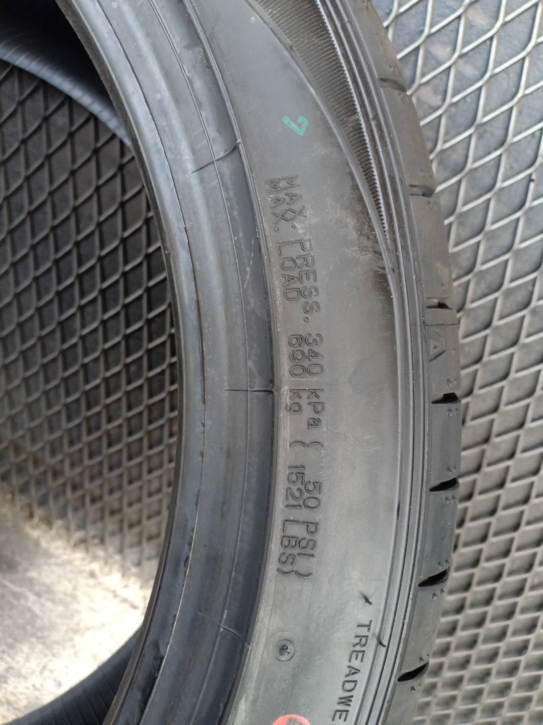 DUNLOP SPMAXX050 PLUS 225/45-18 เส้นละ 4500 ปกติ 8500