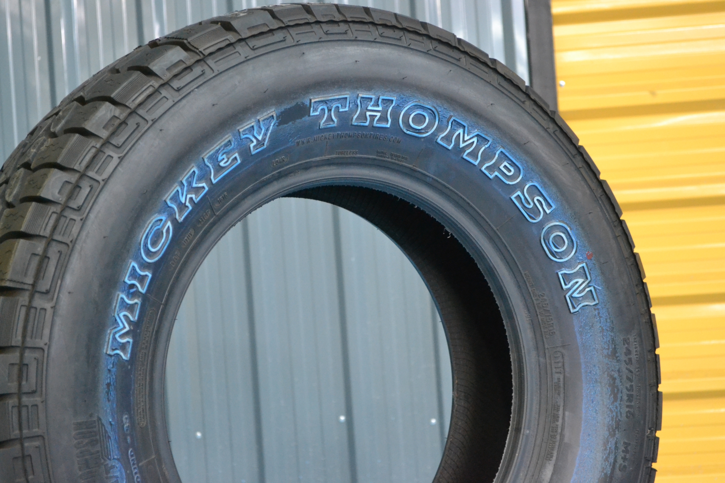 ยางใหม่ MICKEY THOMPSON STZ 265-70-16 เส้นละ 4900 ปี16 ขอบขาว ปกติ7500