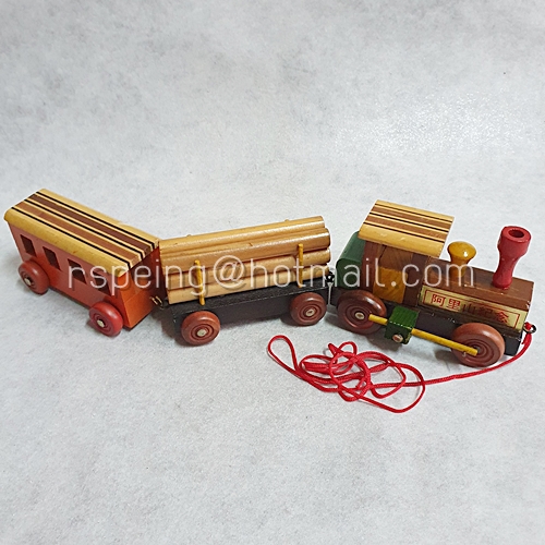 ขบวนรถไฟไม้เรโทร ที่ระลึกจากอาลีซาน