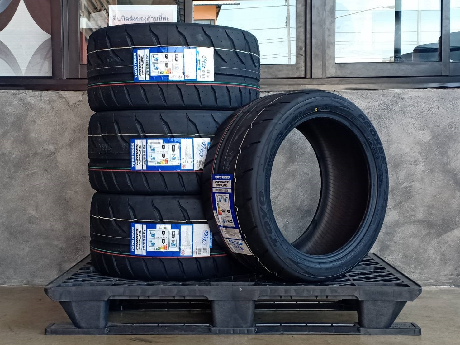 TOYO 275/35ZR18 PROXES R888R 95Y MADE IN JAPAN
