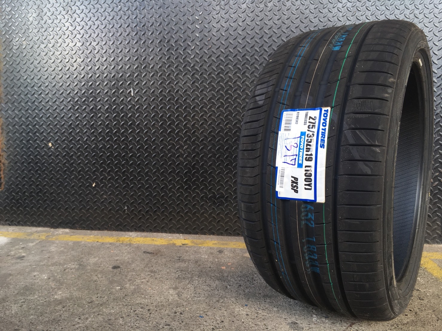 TOYO PROXES SPORT 275W35S19 เส้น 13000 ปี17