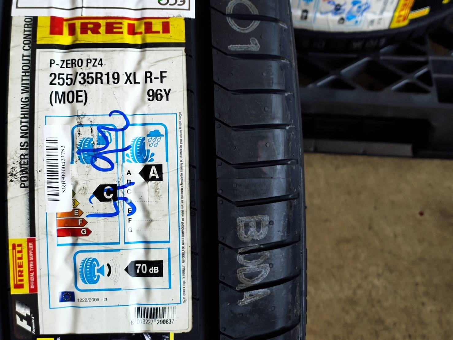 PIRELLI 255/35R19 XL RUNFLAT MOE 96Y PZERO PZ4 ROMANIA