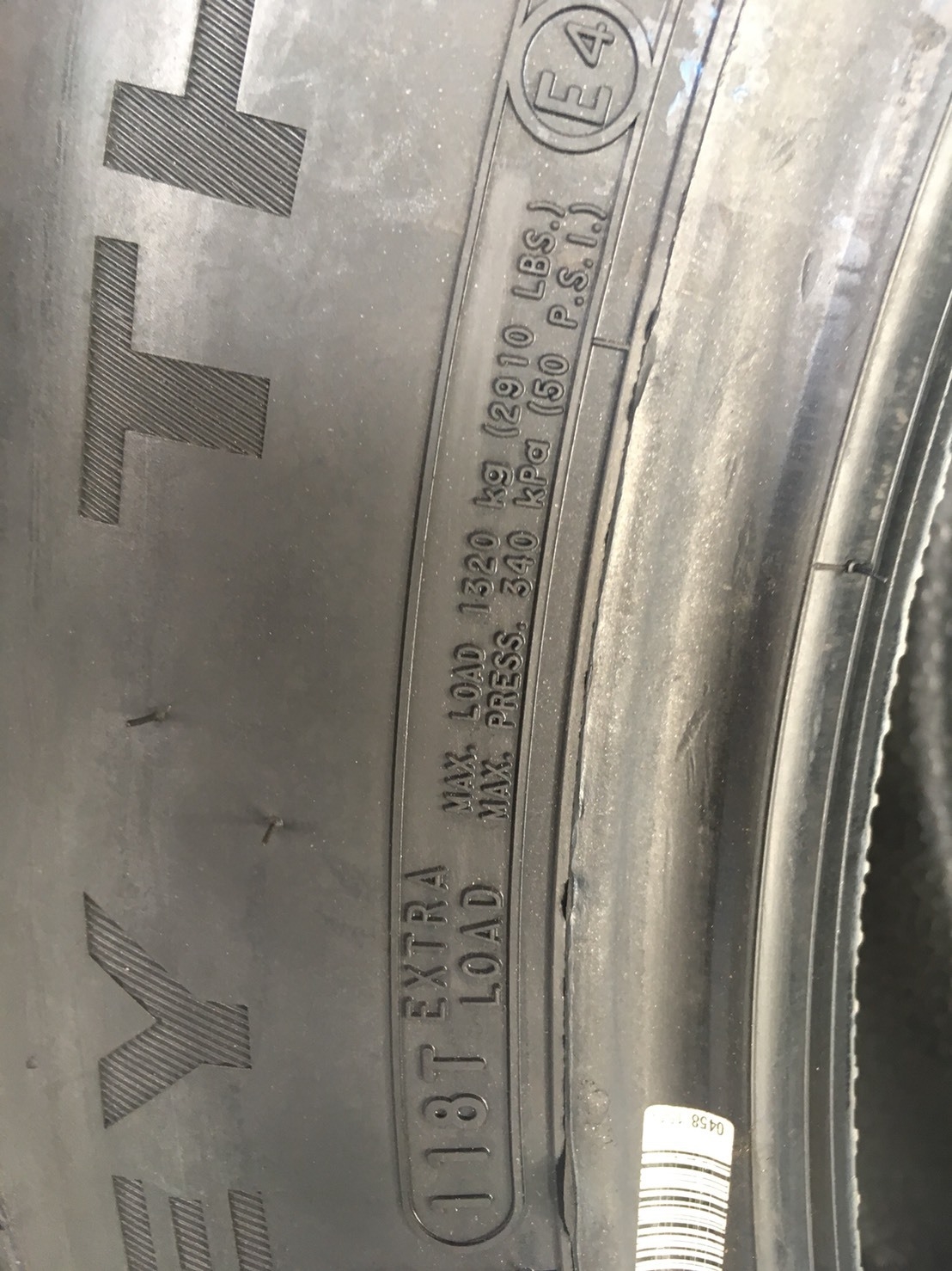 MICKEY THOMPSON DEEGAN 38 AT 305/45R22 ยางใหม่