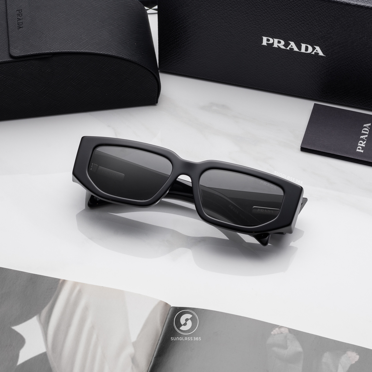 แว่นกันแดด PRADA PR09ZSF 1AB5S0