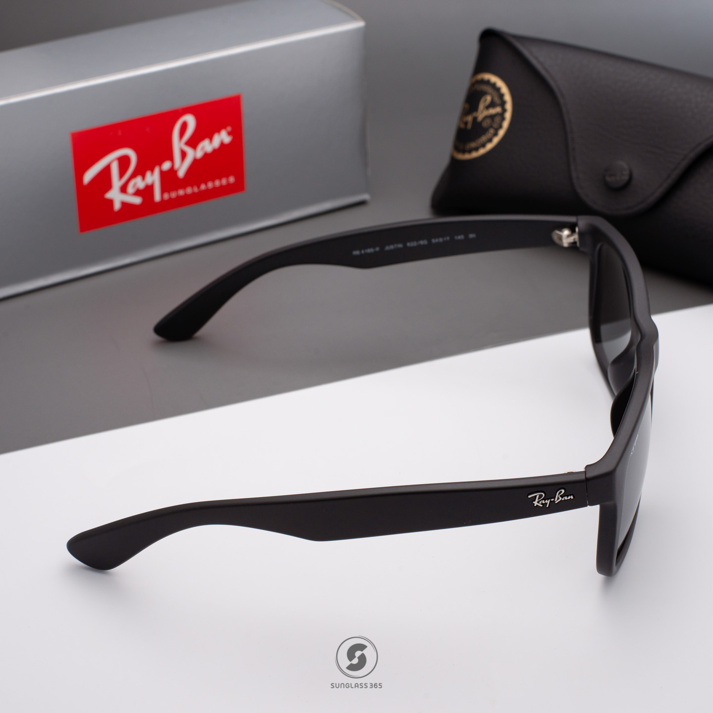 Ray-Ban RB4165F 622/6G Justin Black rubber Grey silver mirror