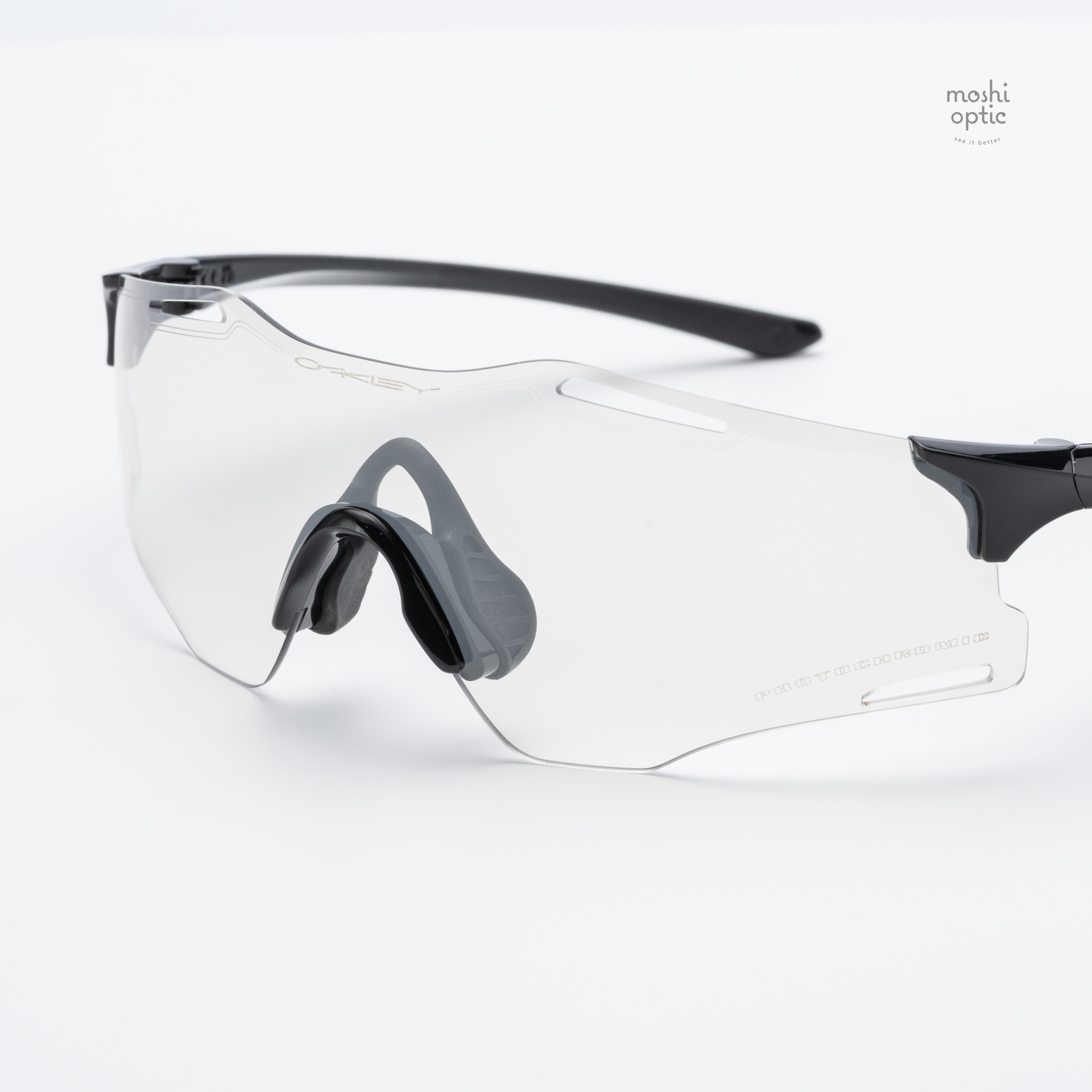 Oakley OO9512D-06 Cybr Zero Polished Black Clear to Black Iridium Photochromic