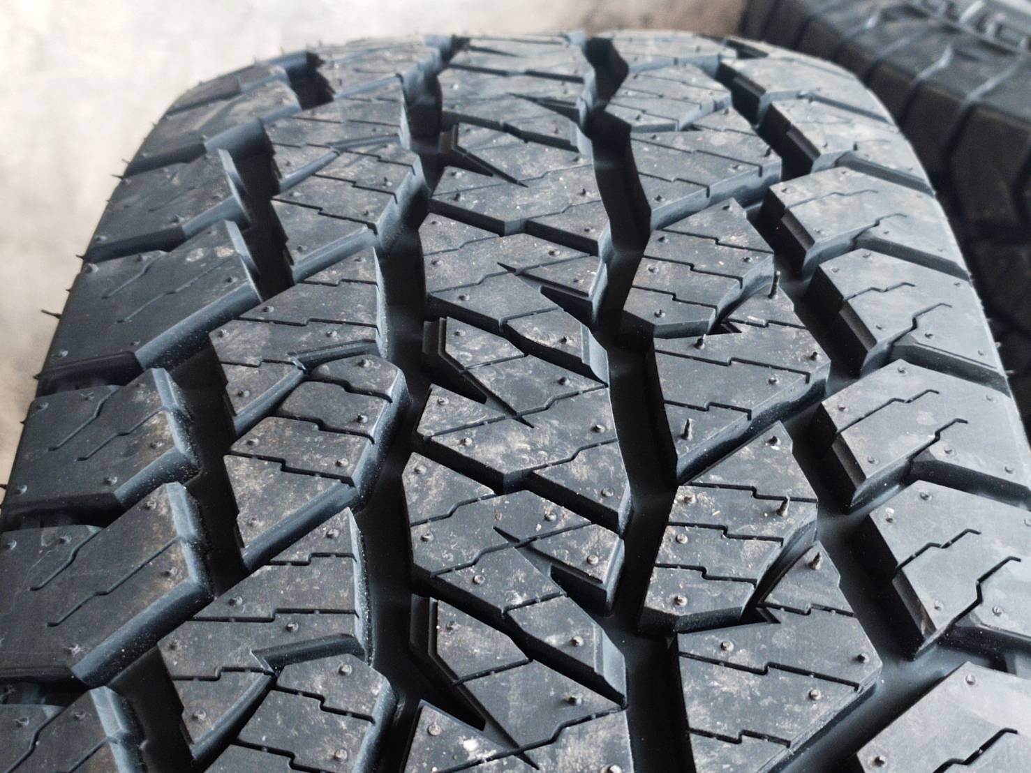 HANKOOK RF11 245/70R16 111T Y:1220 INDONESIA