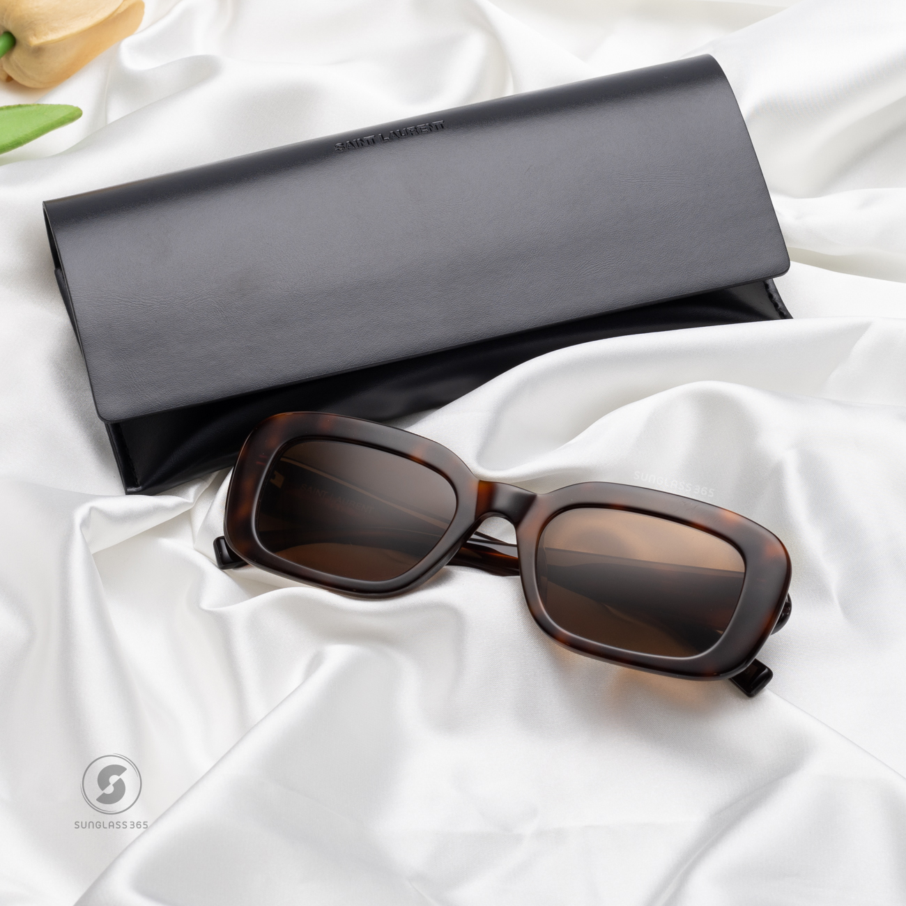 แว่นกันแดด YVES SAINT LAURENT SLM130F 004