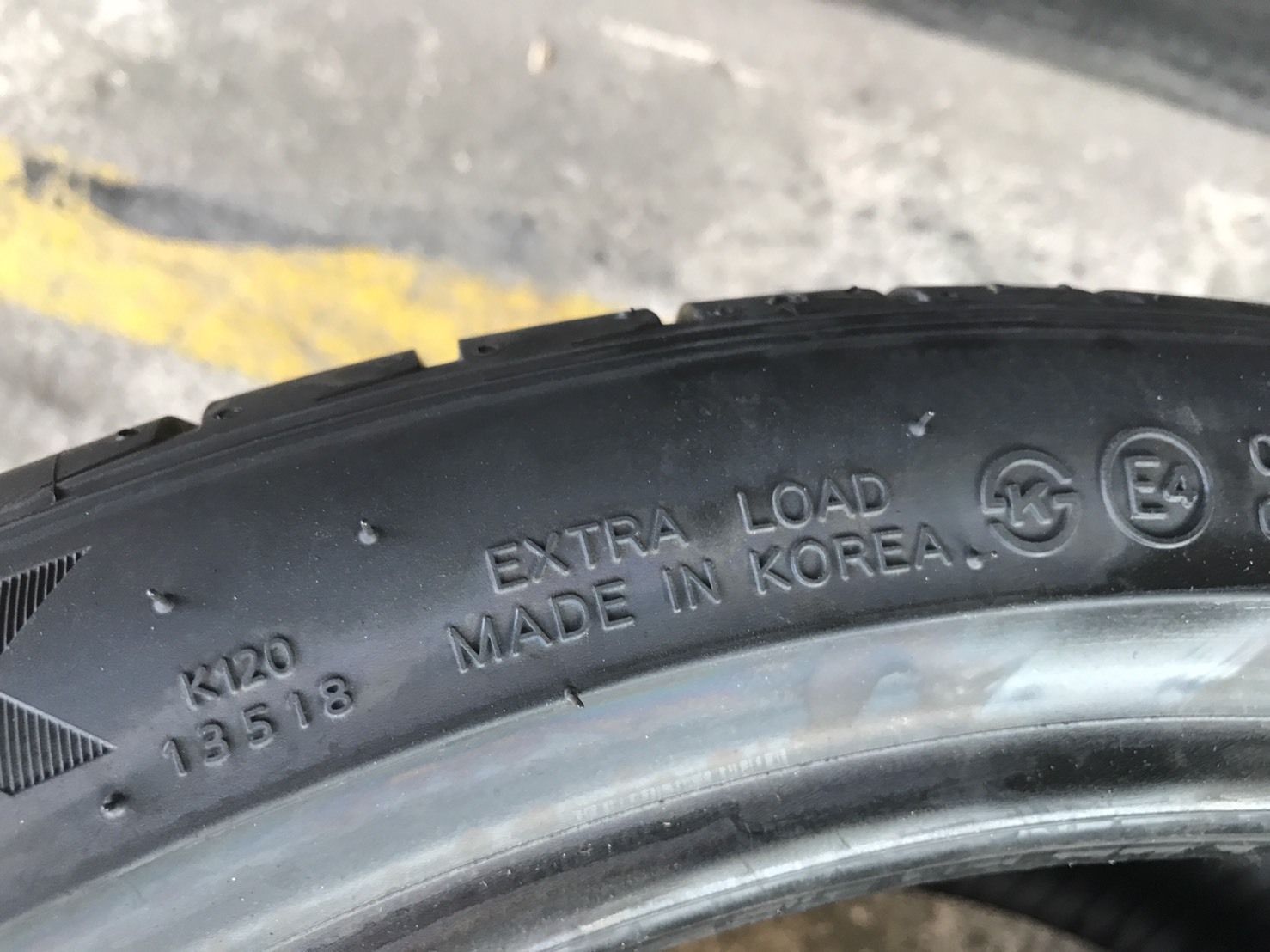 HANKOOK V12 EVO-2 245-35-19 เส้น 5500 ปกติ 7500 ปี 17