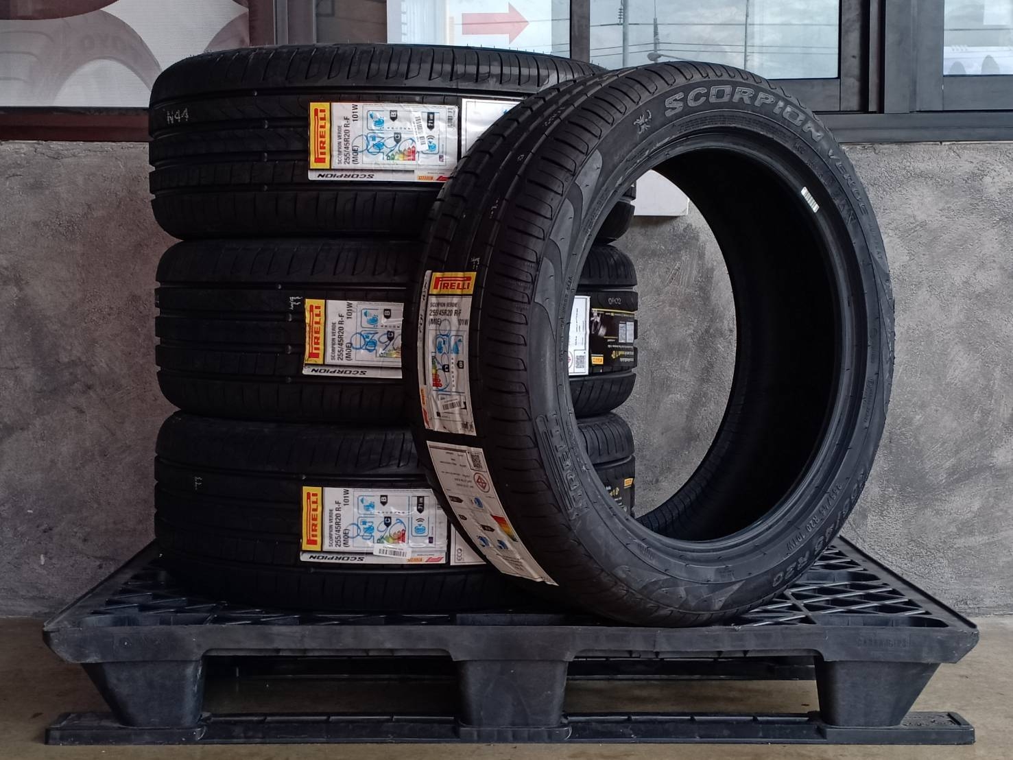 PIRELLI SCORPION VERDE R-F 255/45R20 ปี20