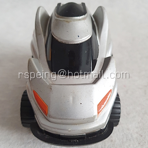 รถแข่งของเล่น สีเงิน