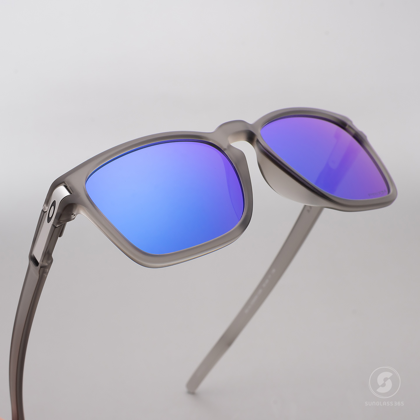 Oakley OO9358-12 MATTE GREY INK Prizm Sapphire