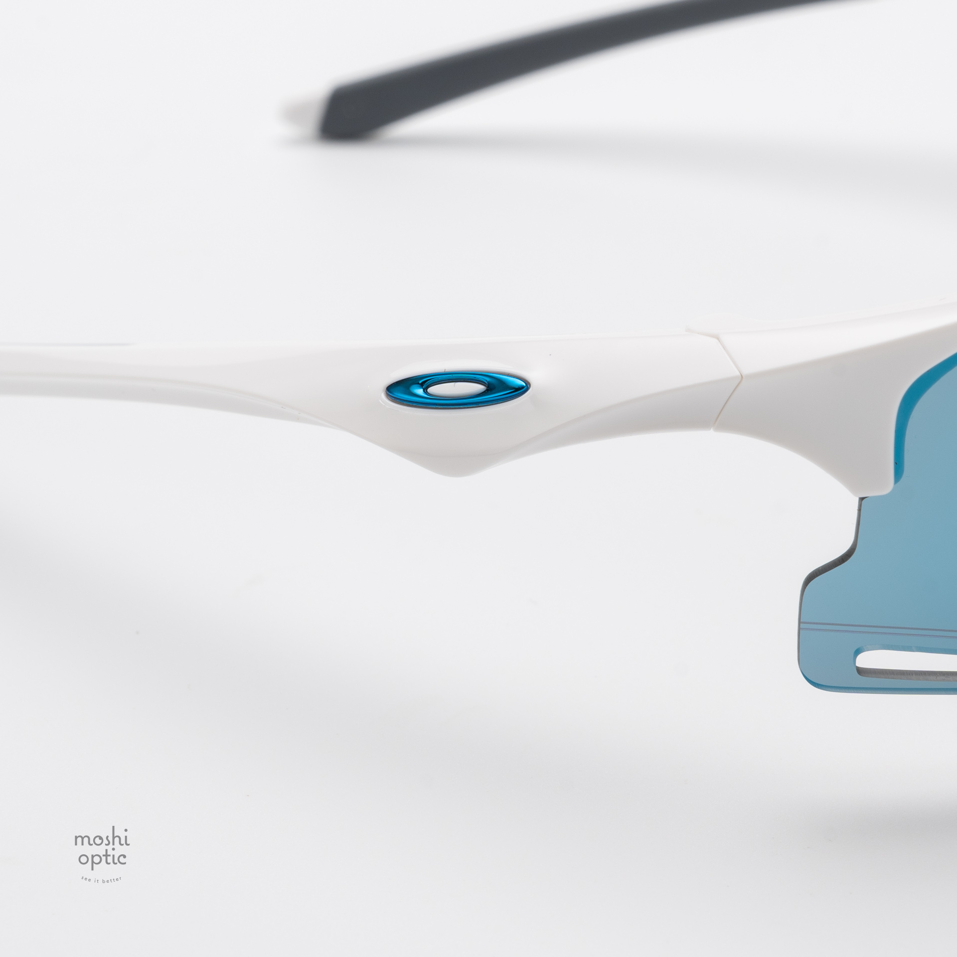 Oakley OO9512D-02 Polished White Prizm Sapphire