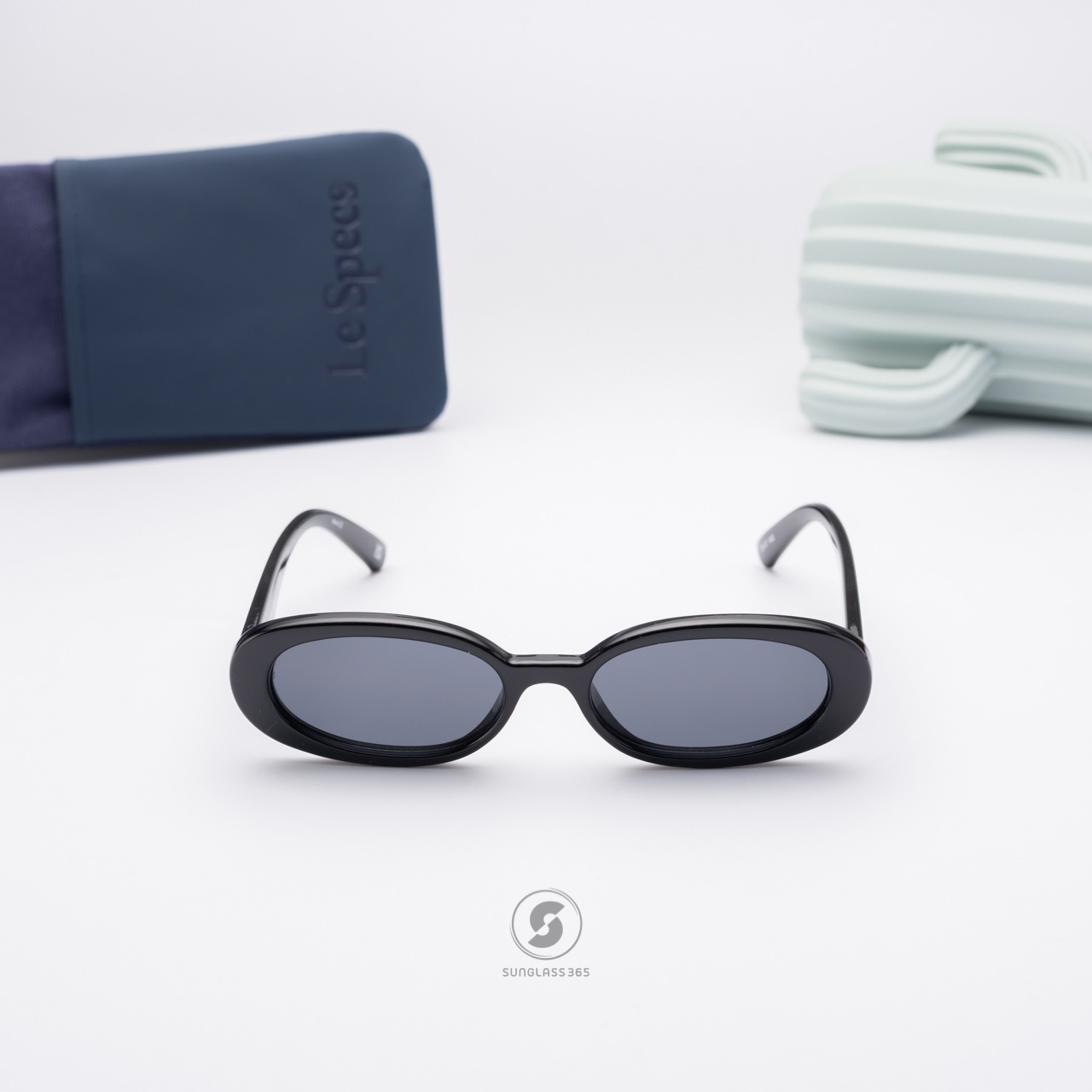 แว่นกันแดด Le Specs LSP1802189 Outta Love Black