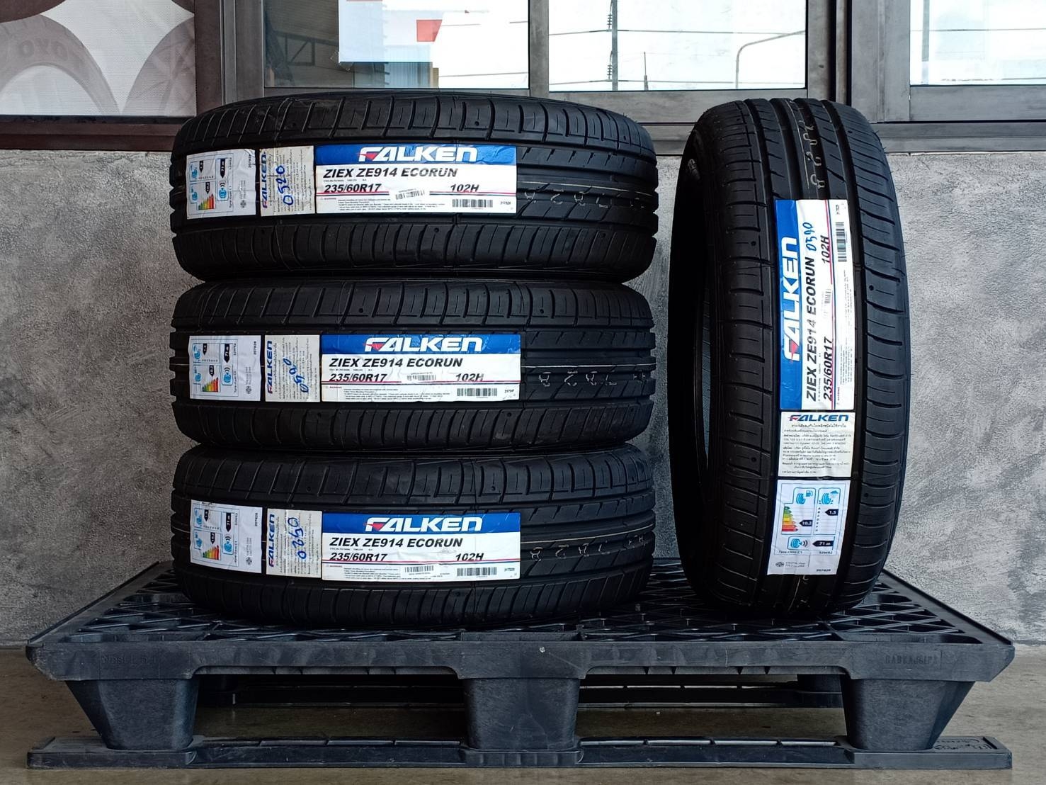 FALKEN 235/60R17 ZIEX ZE914 ECORUN ต้องการส่วนลดราคาพิเศษ กรุณาสอบถาม