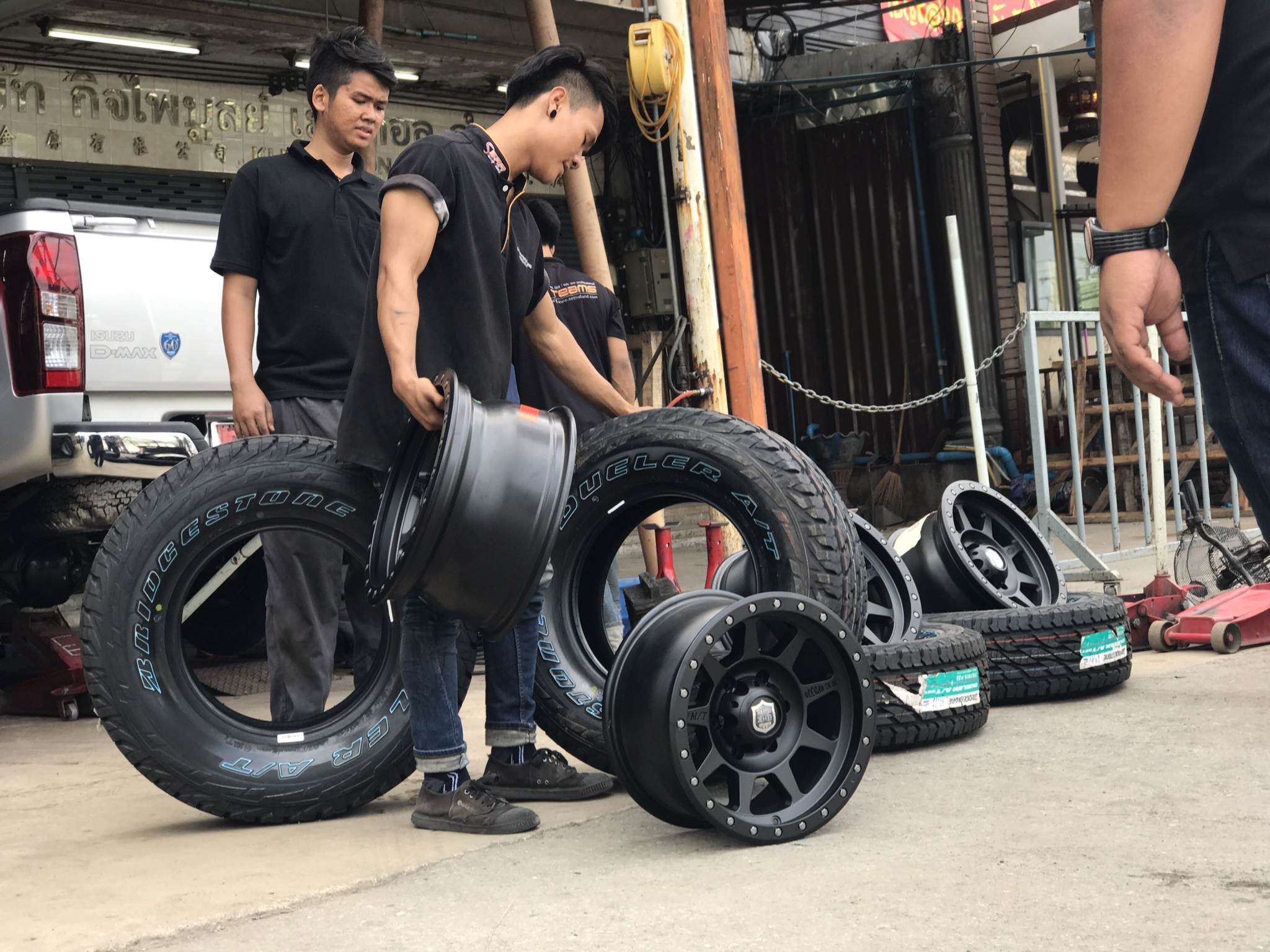 ล้อแท้ MICKEY THOMPSON DEEGAN38 ขอบ16 มาใหม่