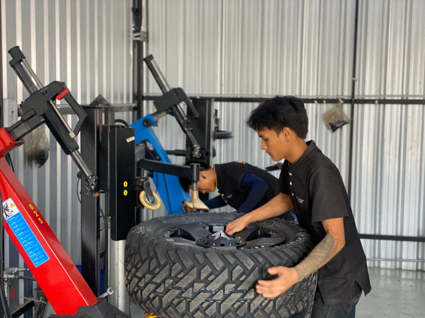 ล้อแท้ CAPTAINAMERICA ขอบ20 ใส่ RAPTOR