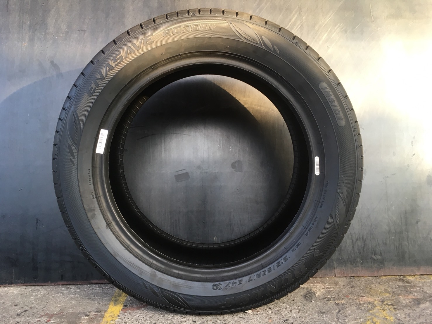 DUNLOP EC300 PLUS 215/55-17 เส้น 3000 ปกติ 4000