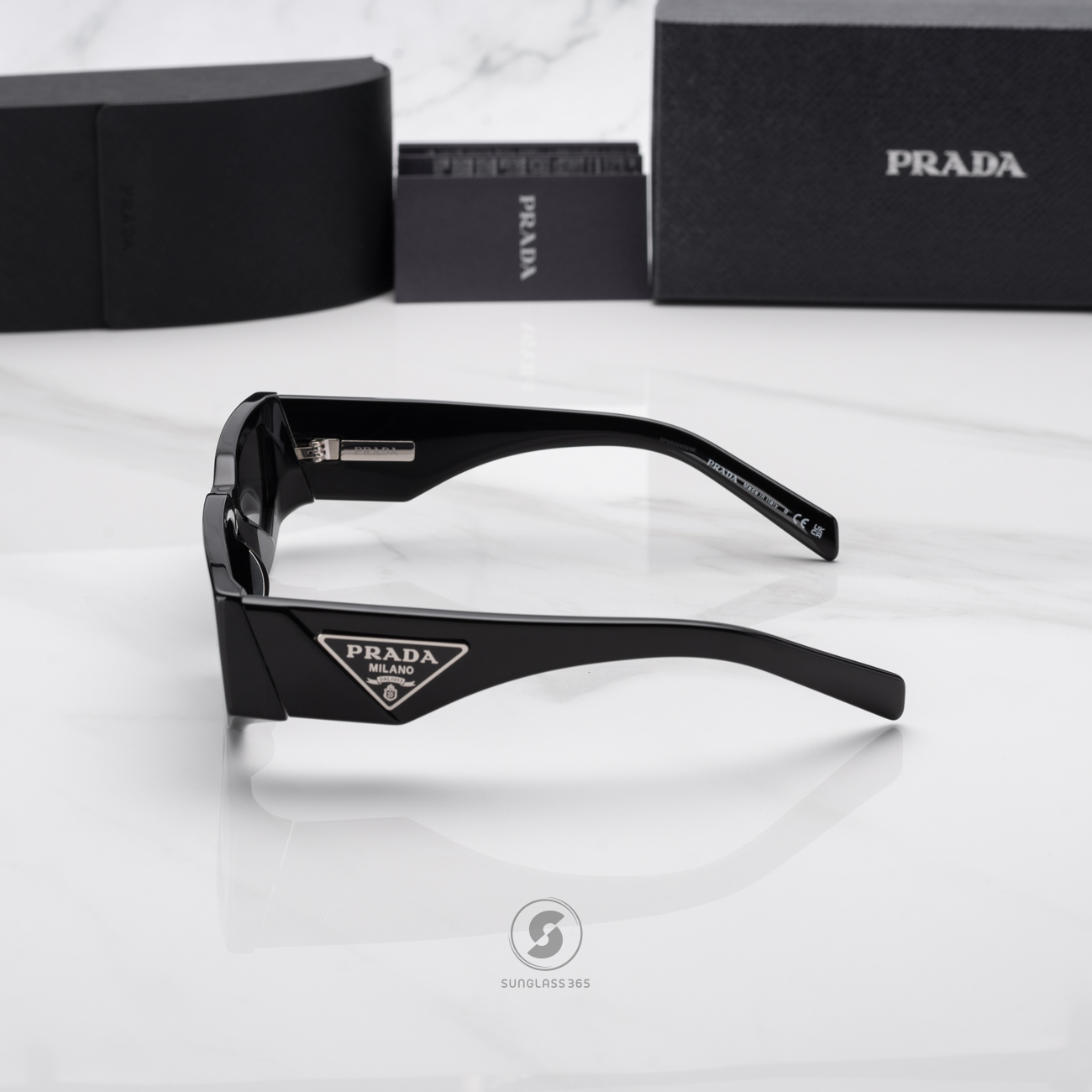 แว่นกันแดด PRADA PR09ZSF 1AB5S0