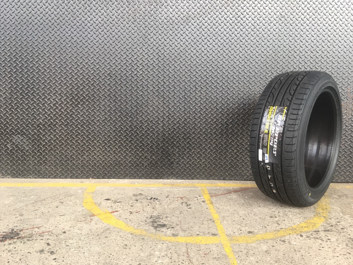 DUNLOP LM704 225-45-18 ซื้อ2แถม2 ปี18 มาแล้ว