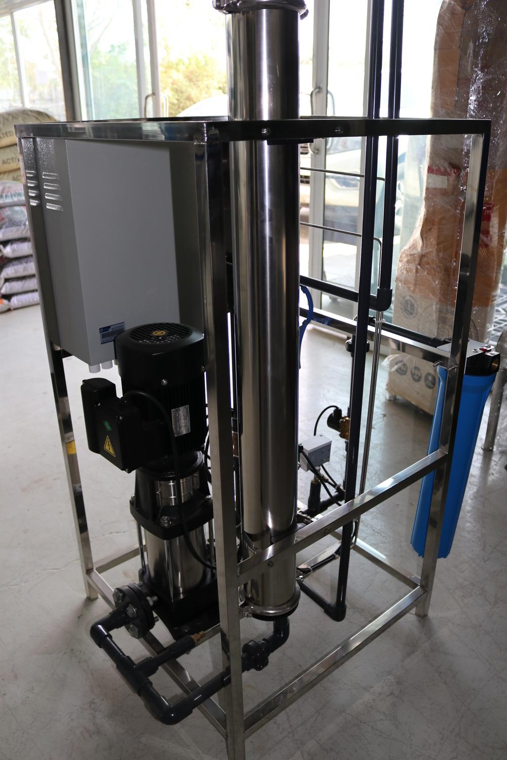 เครื่องกรองน้ำระบบSOFT+RO ขนาด 3,000 ลิตร/วัน