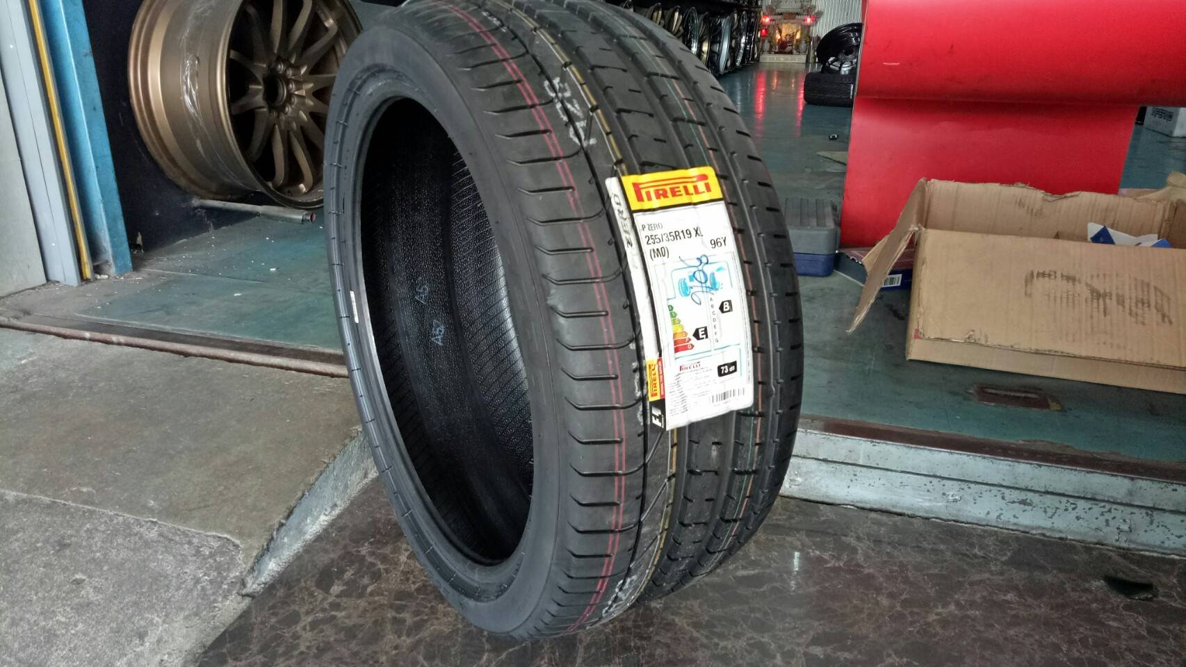 PIRELLI PZERO 255/35-19 เส้น 9500 ปกติ 14500 ลดราคา