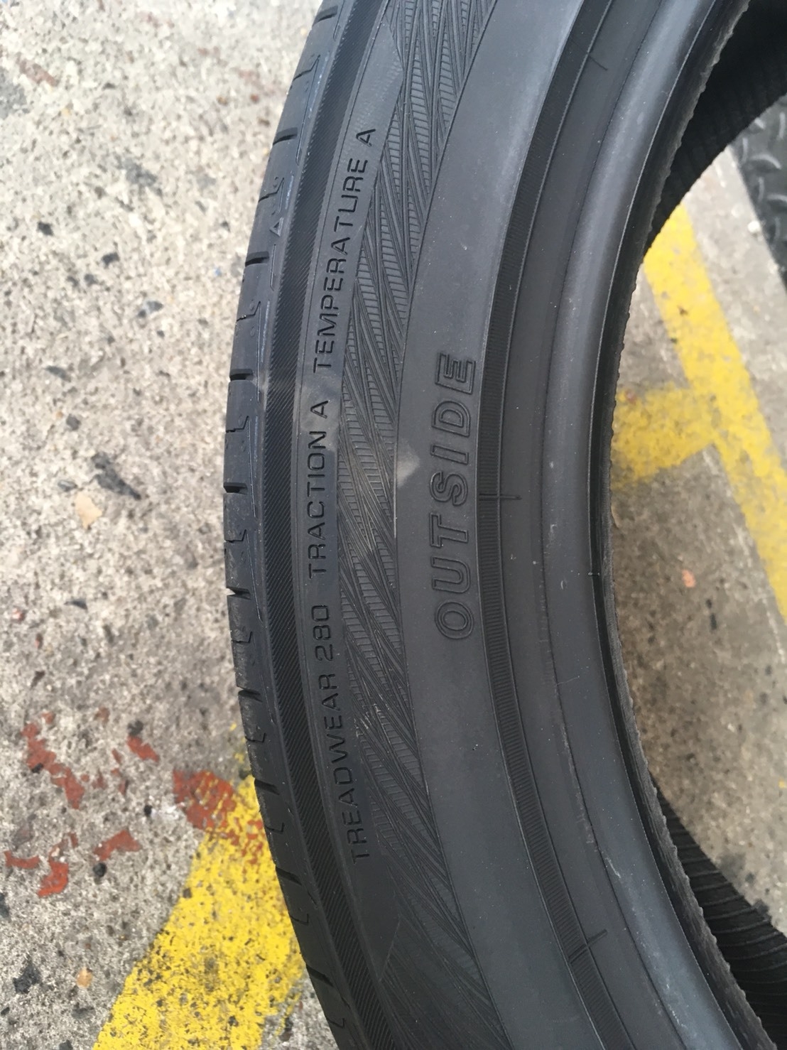 YOKOHAMA ADVAN DB V552 235-45-18 เส้น 5800 ปี18 ปกติ 7500