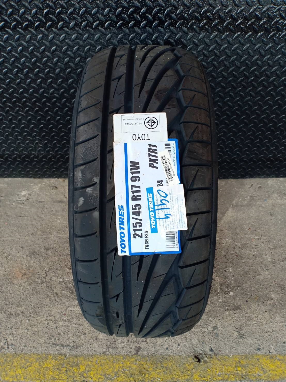 ยางเข้าใหม่ ลดราคา TOYO TR1 215/45R17 91W Y19