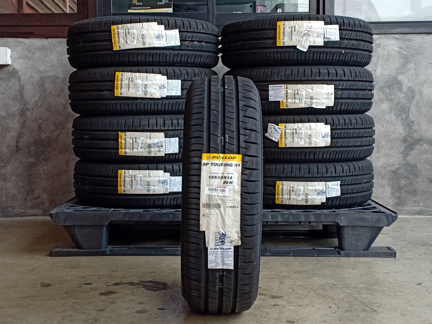 DUNLOP 185/65R14 SP TOURING R1 86H MADE IN INDONESIA