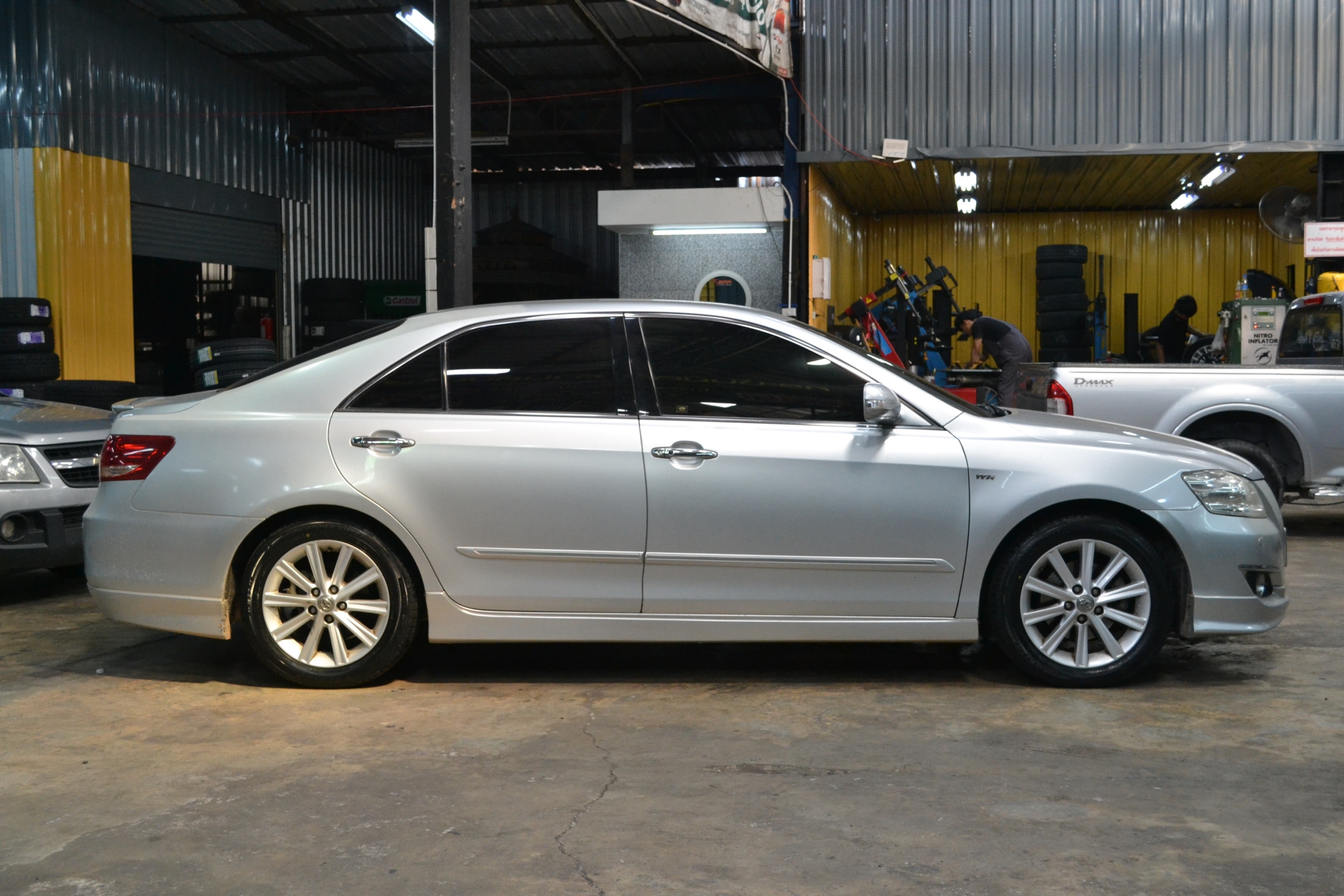 LM704 215-55-17 ซื้อ2แถม2