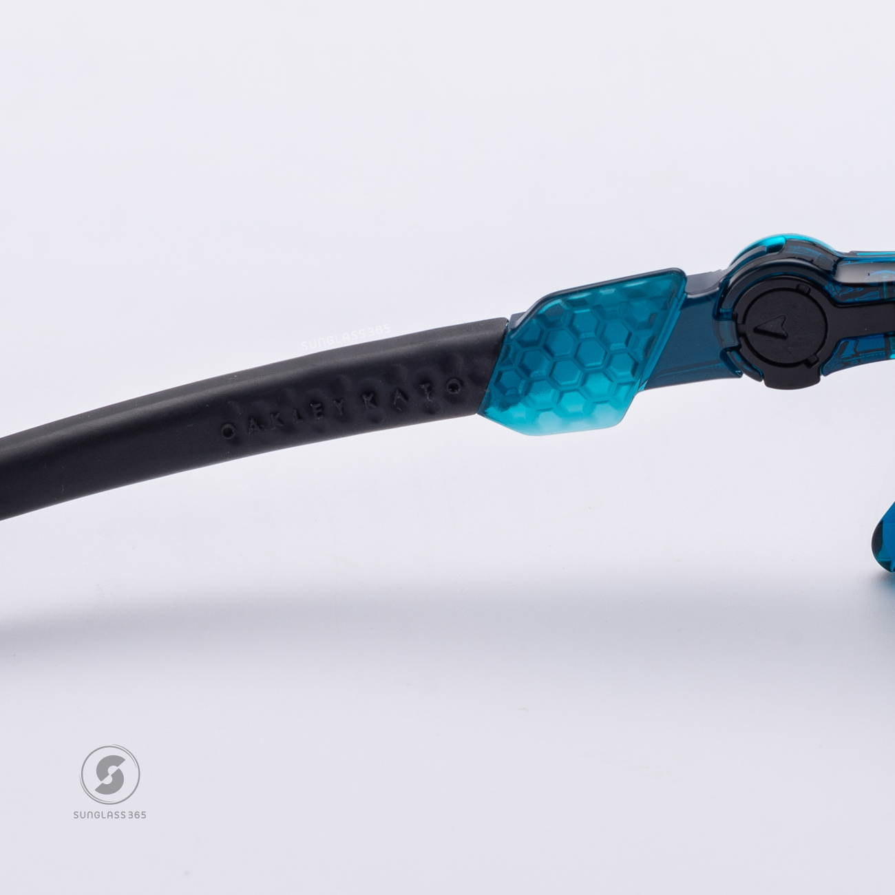 OAKLEY KATO OO9455M-30 Translucent Balsam Prizm Trail Torch