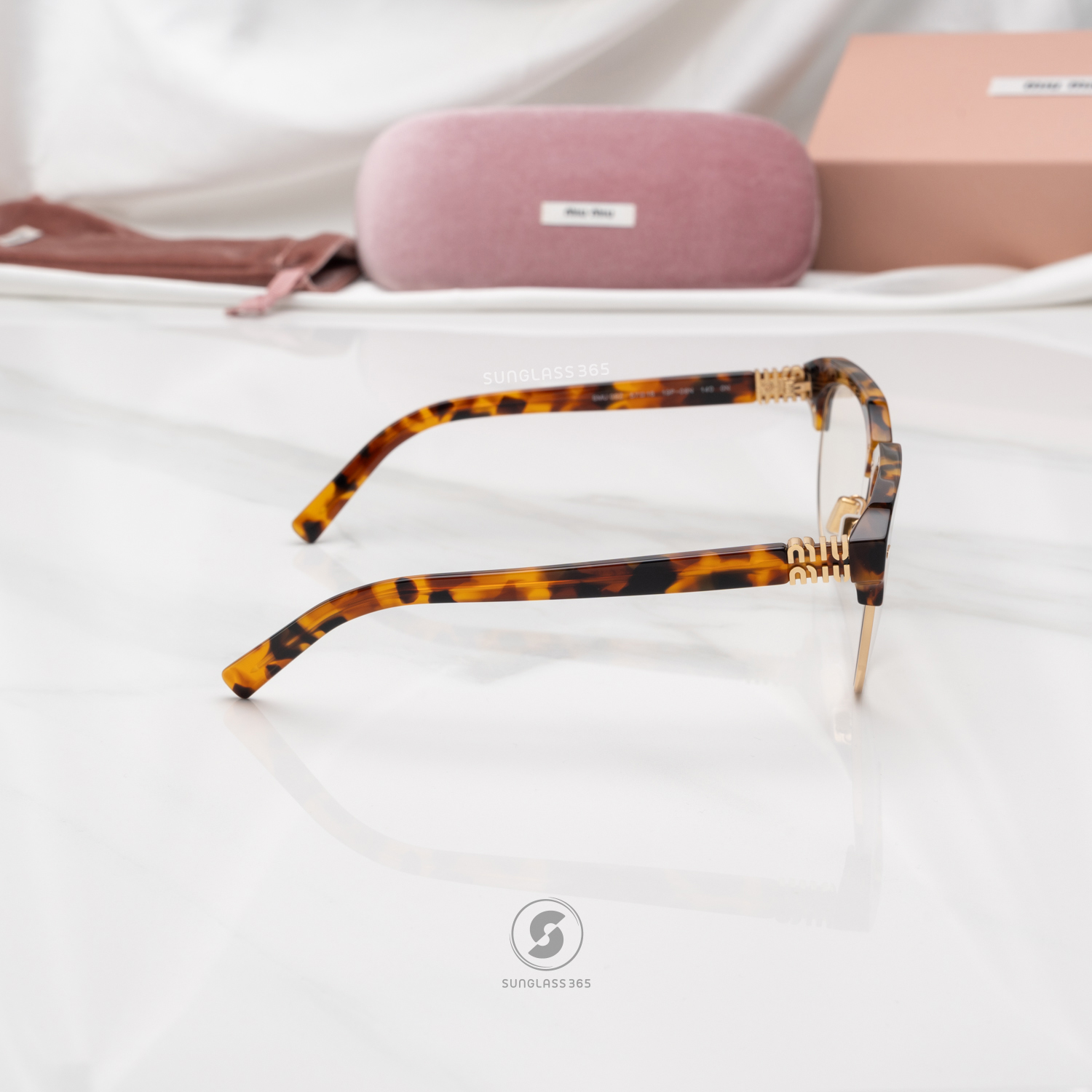 แว่นกันแดด Miu Miu MU09ZS 19P08N
