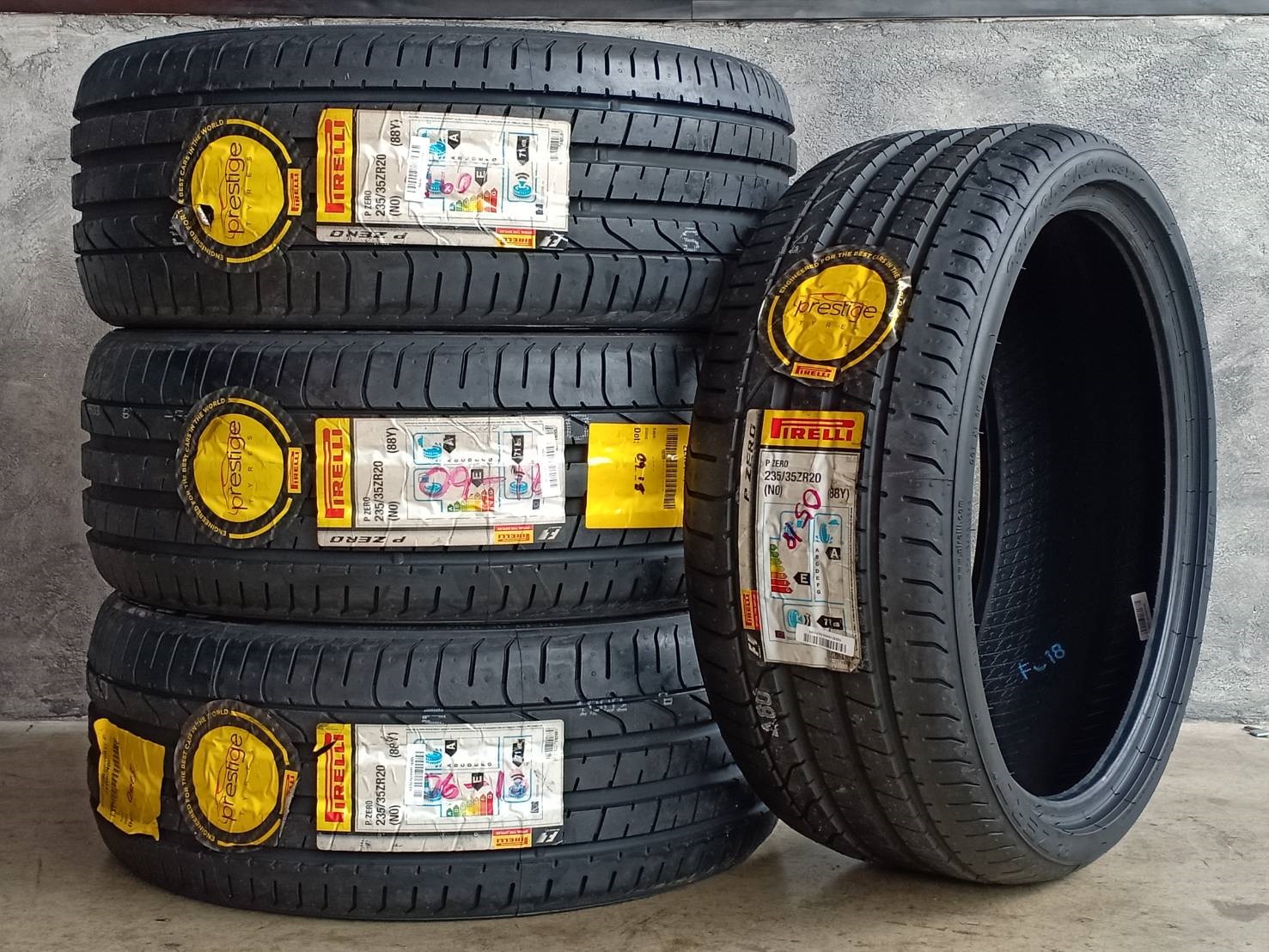 PIRELLI PZERO 235/35-20 เส้น 8000 ปกติ 11500