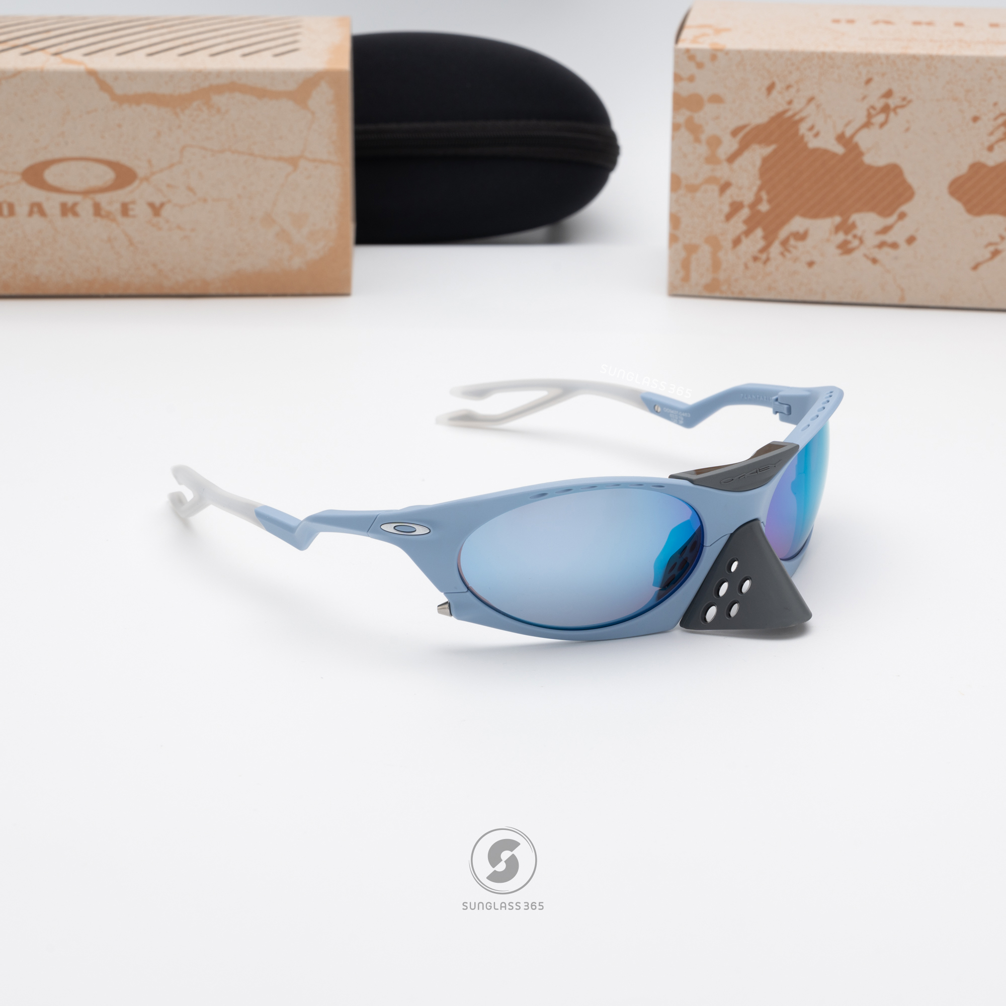 OAKLEY Plantaris OO9437-04 Matte Stonewash Prizm Deep Water Polarized