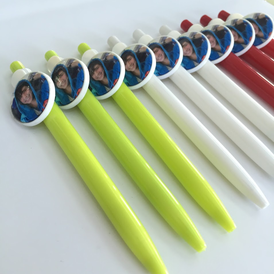 เข็มกลัด ปากกา