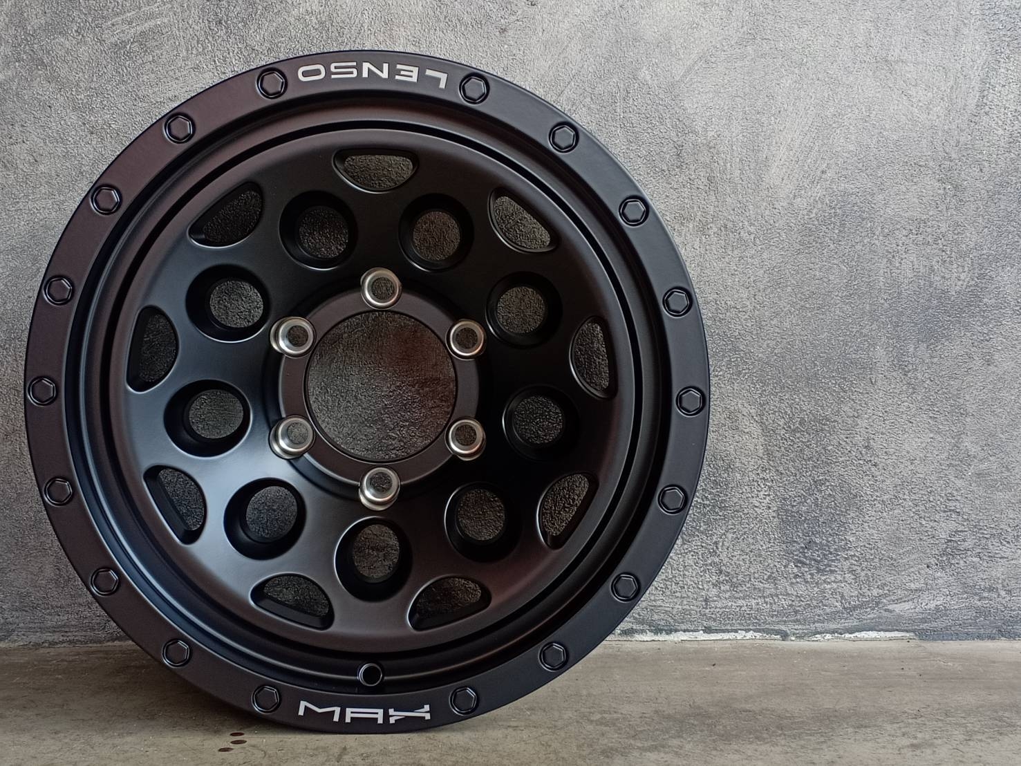 MAX-9 16X8.5 6X139.7 +00 106 MKW