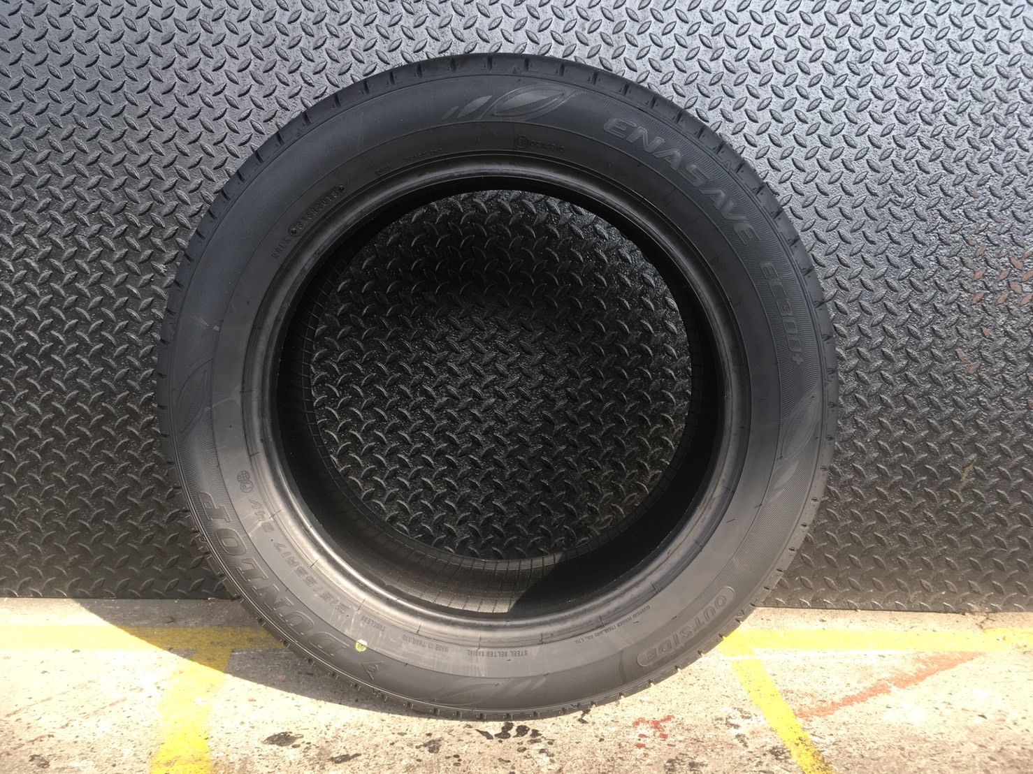 DUNLOP EC300 PLUS 215-55-17 ปี18 ซื้อ2แถม2 ปี18