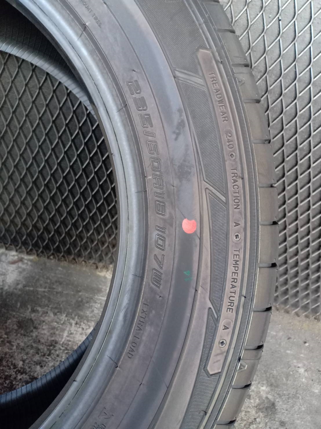 DUNLOP SPMAXX050 PLUS 235/60-18 เส้นละ 6000 ปกติ 7500