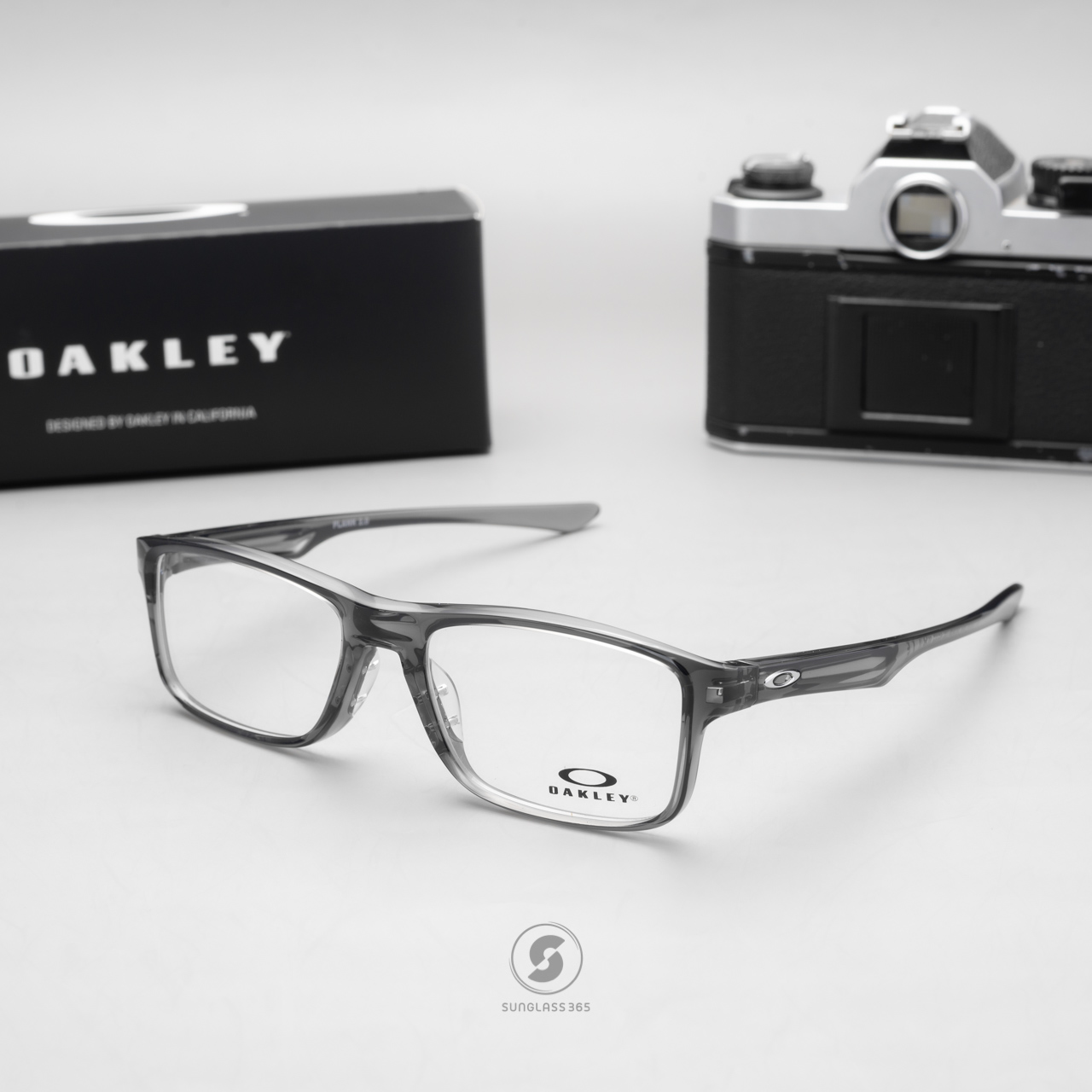 Oakley Plank 2.0 OX8081-06 Polished Grey Smoke