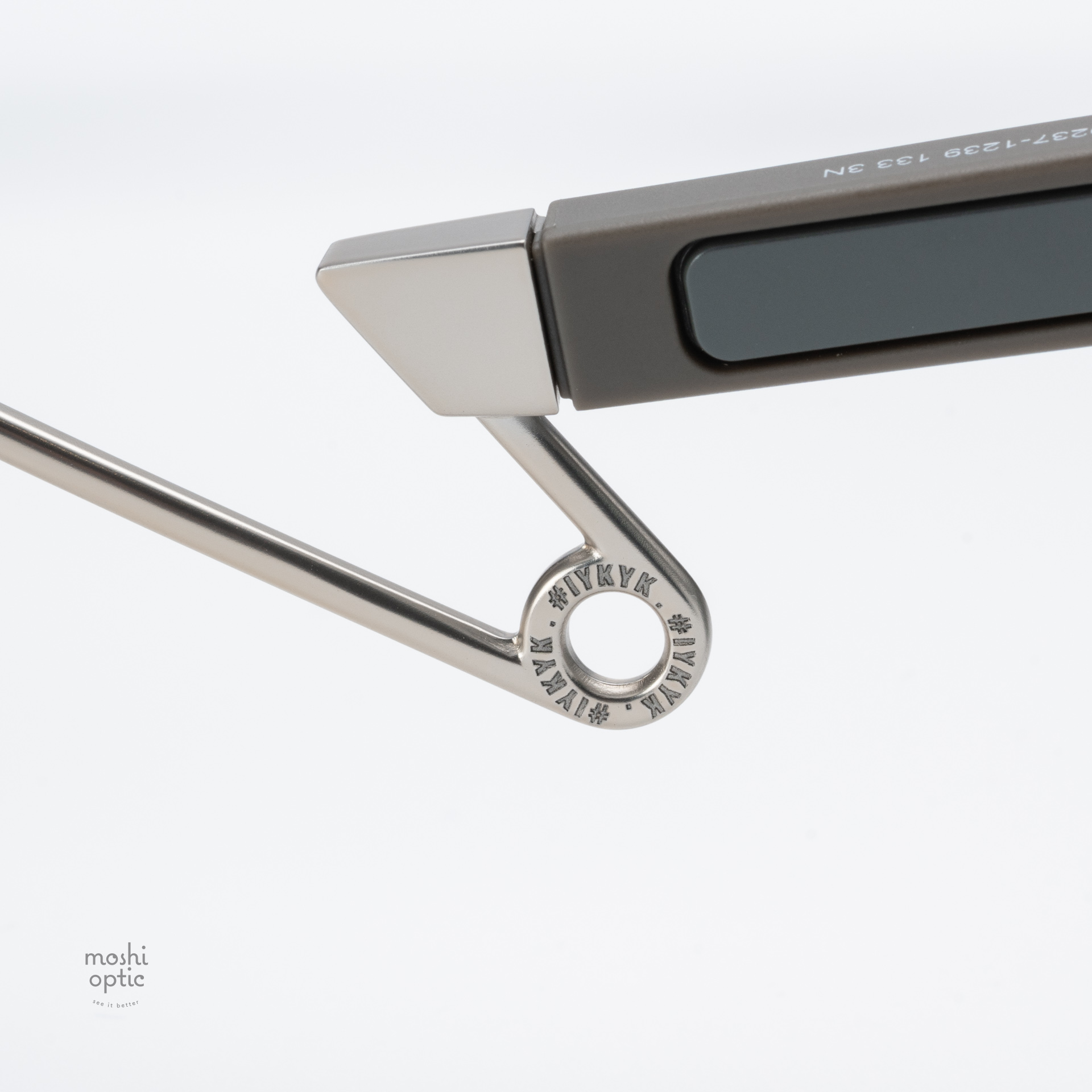 Oakley BXTR METAL OO9237-12 Prizm Grey