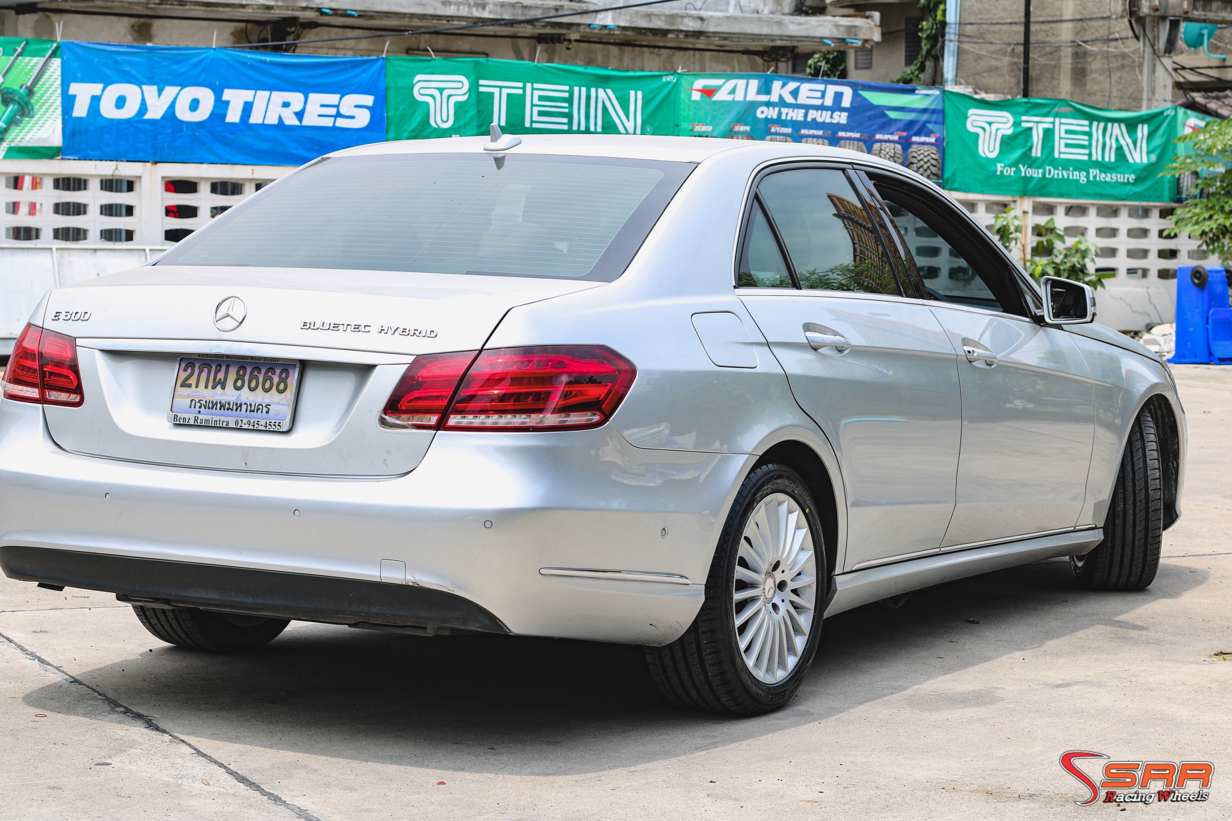 YOKOHAMA AE51 245/45R17 Y20