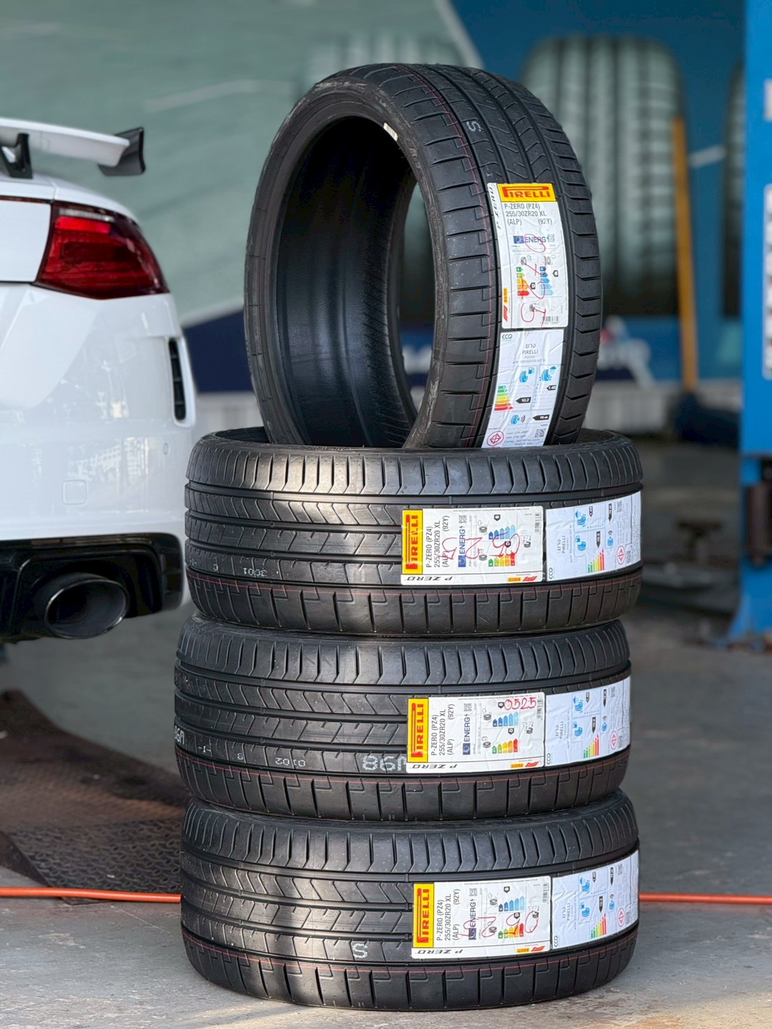 Pirelli p Zero Pz4 ขอบ20 ขนาด 255/30R20 ปี25