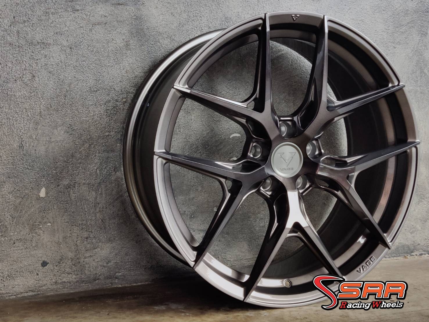 VAGE VF04 20X8.5 - 10 5X114.3 35-40 SILVER TITANIUM (ซิลเวอร์ด้าน)
