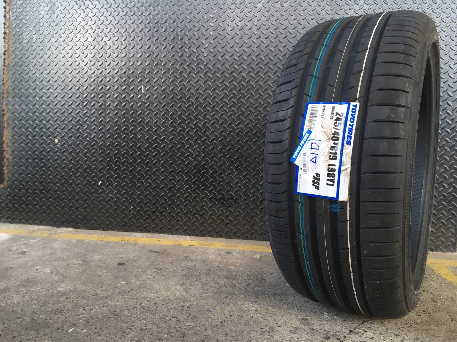 TOYO PROXES SPORT 245W40S19 เส้น 10500 ปี17