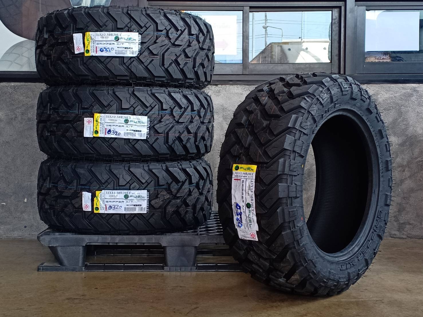 FUEL 33X12.50R20 GRIPPER X/T