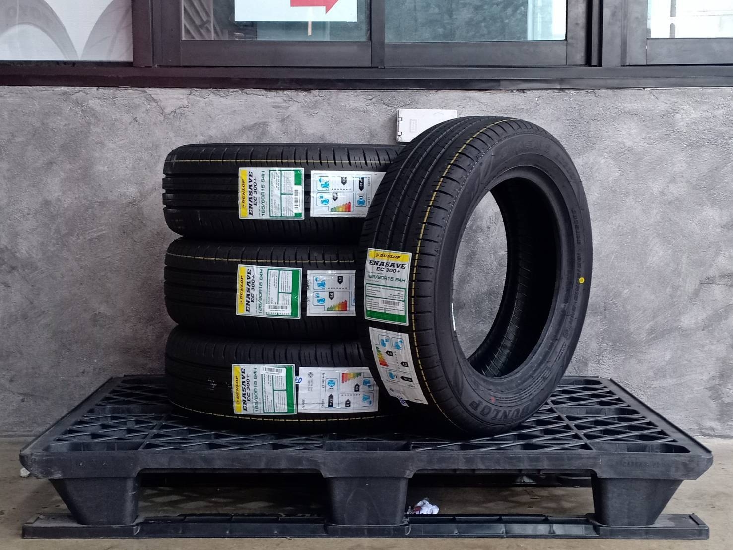 DUNLOP 185/60R15 ENASAVE EC 300+ 84H MADE IN THAILAND
