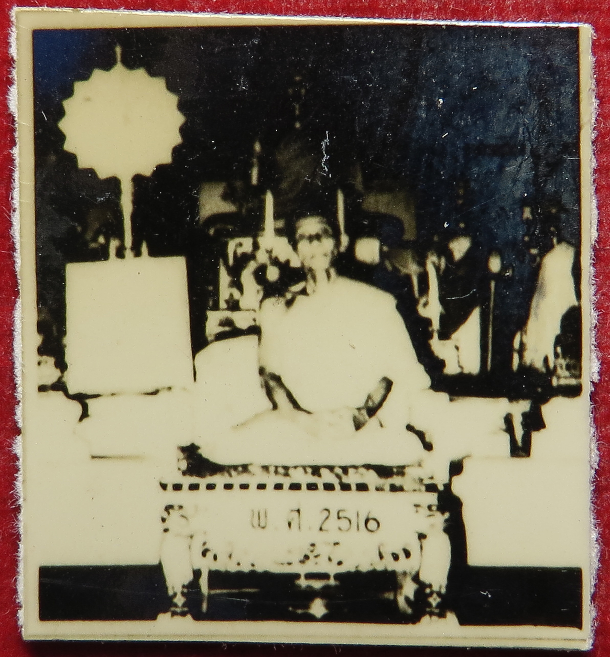1857 (18) รูปถ่าย ผิวปรอท หลวงพ่อรัตน์ วัดบางบำหรุ จังหวัดกรุงเทพ ปี พ.ศ.2516 (หายาก) รูปจริง ผิวปรอท วิ่งเล่นแสงแวววาว (ส่งฟรี ทั่วประเทศ + รับประกัน พระแท้)